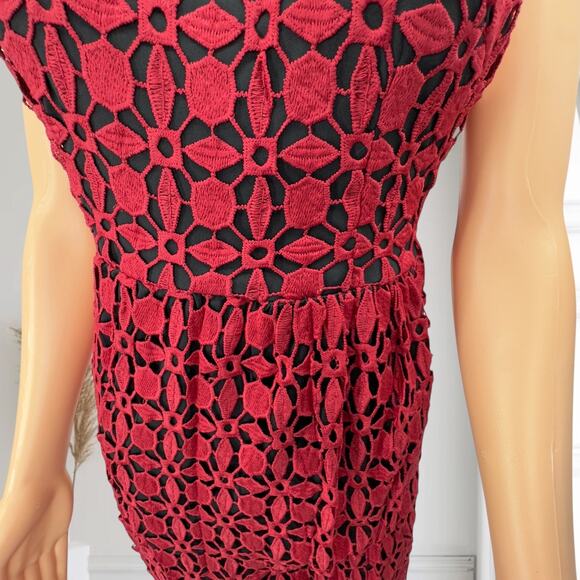 NWOT Aqua Red Crochet Lace High Neck Sleeveless Midi Dress Size S - Picture 4 of 9